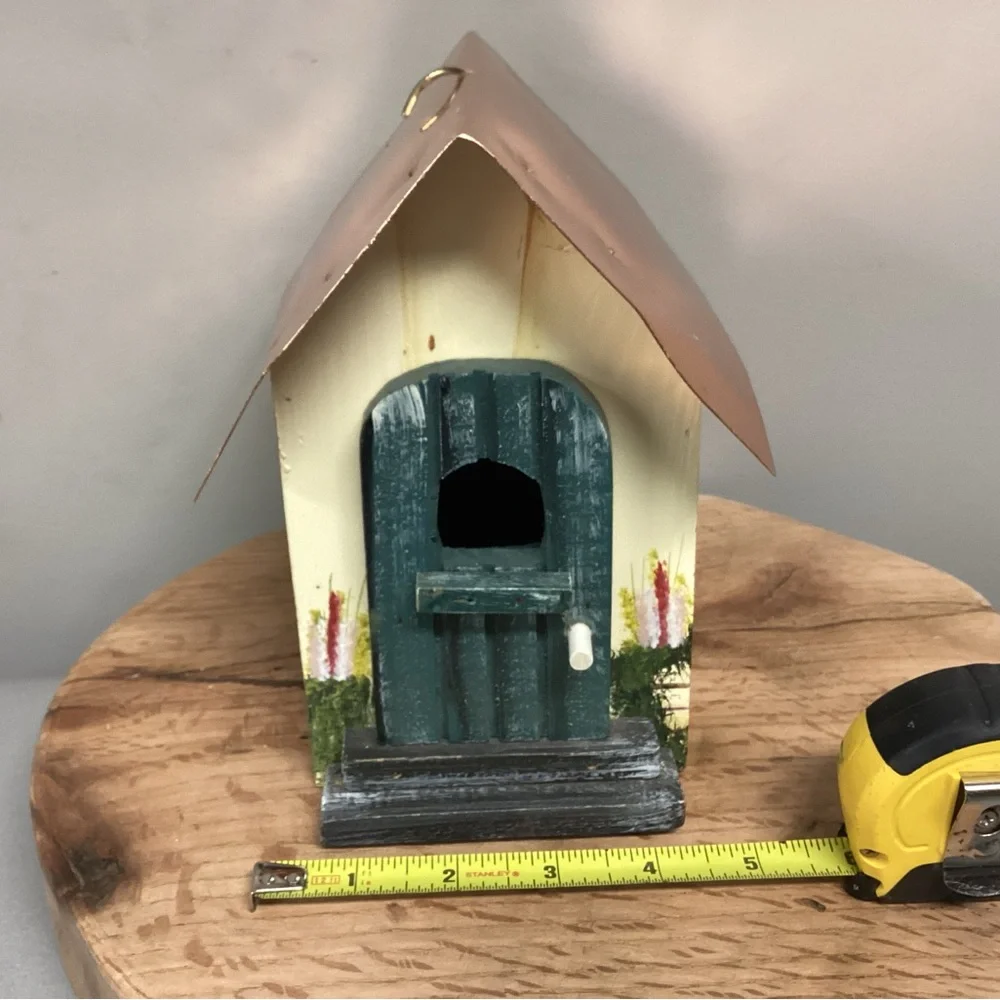 🟡 Hand Painted - Copper Roofed - Birdhouse - Excellent Condition - Unique Design - Picture 9 of 13